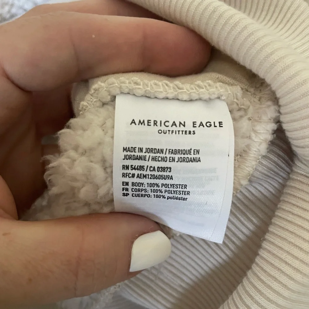 American‎ Eagle Outfitters Cream sherpa pull over Jacket. 1/4 zip. Women size L